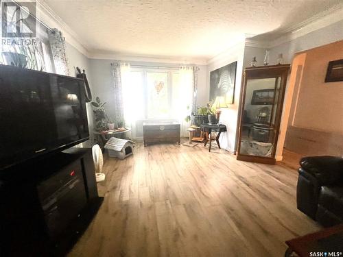 2058 Francis Street, Regina, SK - Indoor Photo Showing Living Room