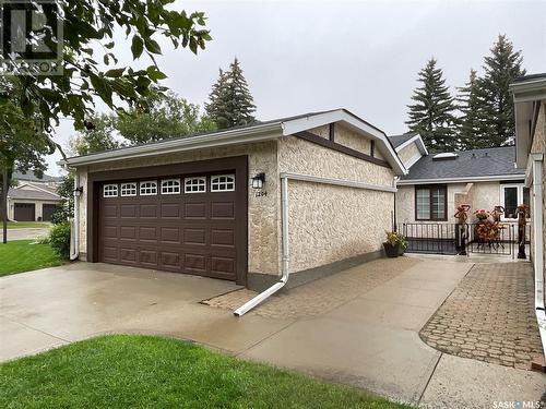 1204 Gryphons Walk, Regina, SK - Outdoor