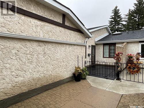 1204 Gryphons Walk, Regina, SK - Outdoor