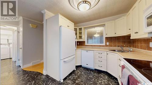 1204 Gryphons Walk, Regina, SK - Indoor Photo Showing Kitchen