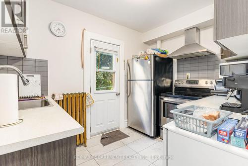 74 Kenilworth Avenue S, Hamilton, ON - Indoor Photo Showing Kitchen