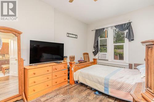 74 Kenilworth Avenue S, Hamilton, ON - Indoor Photo Showing Bedroom