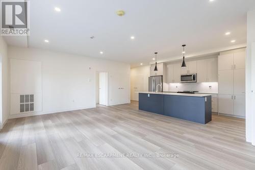 303 - 119 Lincoln Street, Welland, ON - Indoor Photo Showing Kitchen