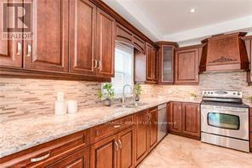 313 Zeller Drive, Kitchener, ON - Indoor Photo Showing Kitchen