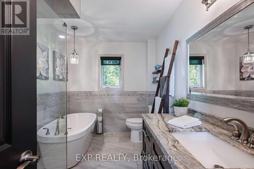 426155 25Th Sideroad, Mono, ON - Indoor Photo Showing Bathroom