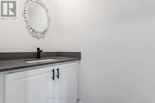 276 Gatestone Drive, Hamilton (Stoney Creek Mountain), ON -  Photo Showing Bathroom