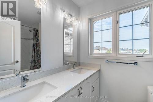 276 Gatestone Drive, Hamilton (Stoney Creek Mountain), ON - Indoor Photo Showing Bathroom