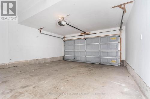 276 Gatestone Drive, Hamilton (Stoney Creek Mountain), ON - Indoor Photo Showing Garage