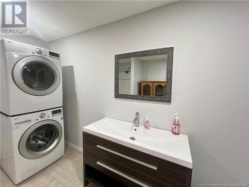 102 St. George Street, Bathurst, NB - Indoor Photo Showing Laundry Room