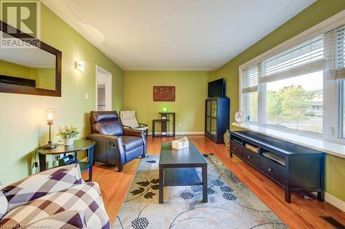 153 Oriole Street, Waterloo, ON - Indoor Photo Showing Living Room