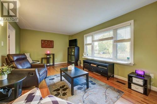 153 Oriole Street, Waterloo, ON - Indoor Photo Showing Living Room