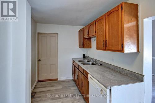 178 Wellington Street, London, ON - Indoor Photo Showing Kitchen With Double Sink