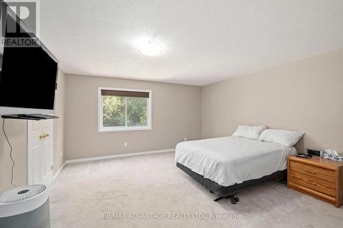 145 Bournemouth Drive, London, ON - Indoor Photo Showing Bedroom