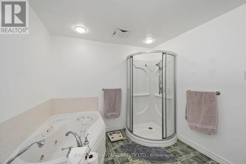 145 Bournemouth Drive, London, ON - Indoor Photo Showing Bathroom