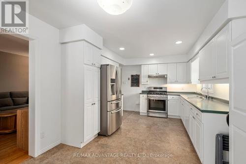 145 Bournemouth Drive, London, ON - Indoor Photo Showing Kitchen With Double Sink