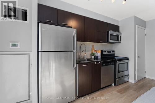 1902 - 38 Joe Shuster Way, Toronto (Niagara), ON - Indoor Photo Showing Kitchen With Stainless Steel Kitchen