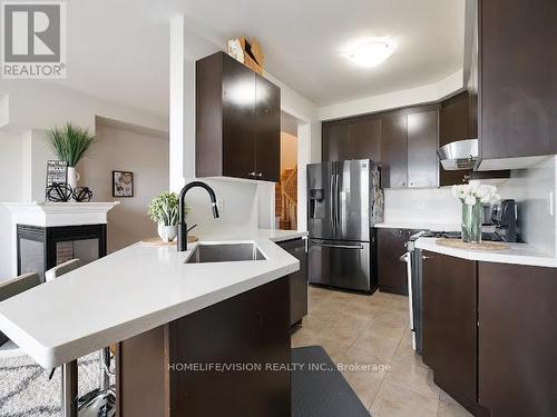 100 Gosnel Circle, Bradford West Gwillimbury, ON - Indoor Photo Showing Kitchen With Stainless Steel Kitchen With Upgraded Kitchen