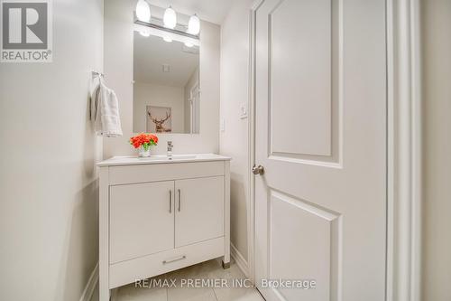 378 Poetry Drive, Vaughan, ON - Indoor Photo Showing Bathroom