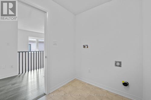 80 Selection Heights, Thorold, ON - Indoor Photo Showing Other Room