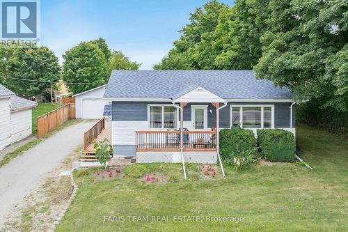 6582 Yonge Street, Innisfil, ON - Outdoor With Deck Patio Veranda