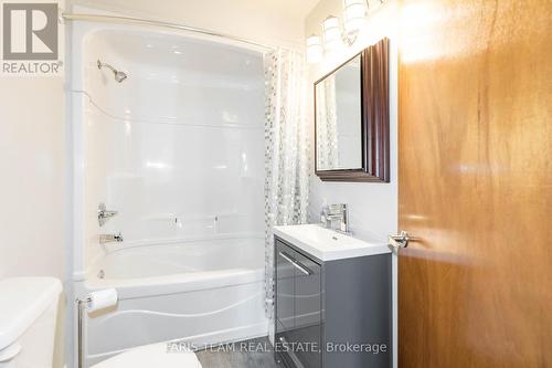 6582 Yonge Street, Innisfil, ON - Indoor Photo Showing Bathroom