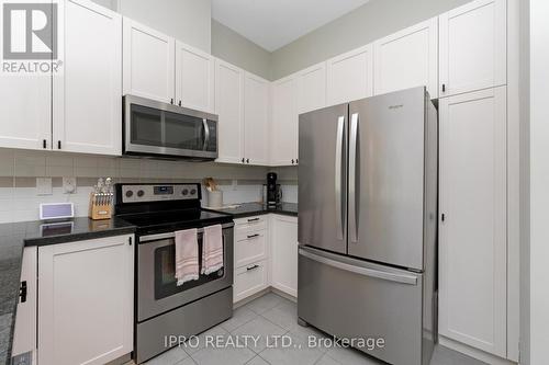 7 Blasi Court, Wasaga Beach, ON - Indoor Photo Showing Kitchen With Stainless Steel Kitchen