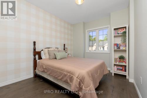 7 Blasi Court, Wasaga Beach, ON - Indoor Photo Showing Bedroom