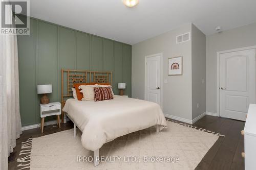 7 Blasi Court, Wasaga Beach, ON - Indoor Photo Showing Bedroom