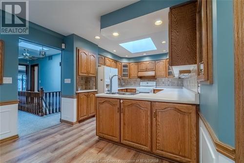 9860 Esplanade Drive, Windsor, ON - Indoor Photo Showing Kitchen