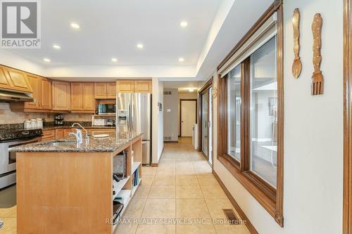 24 Rosegarden Drive, Brampton (Toronto Gore Rural Estate), ON - Indoor Photo Showing Kitchen