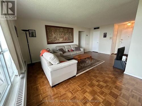 902 - 44 Longbourne Drive, Toronto (Willowridge-Martingrove-Richview), ON - Indoor Photo Showing Living Room