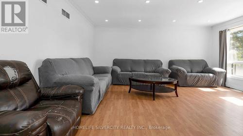 7236 Mayfield Road, Caledon, ON - Indoor Photo Showing Living Room