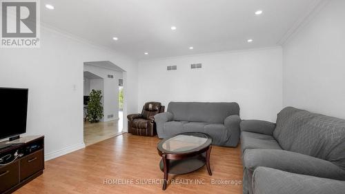 7236 Mayfield Road, Caledon, ON - Indoor Photo Showing Living Room