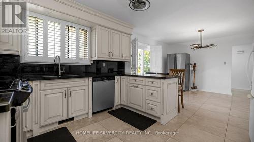 7236 Mayfield Road, Caledon, ON - Indoor Photo Showing Kitchen