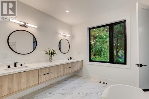 36 Maple Avenue, Mississauga, ON - Indoor Photo Showing Bathroom