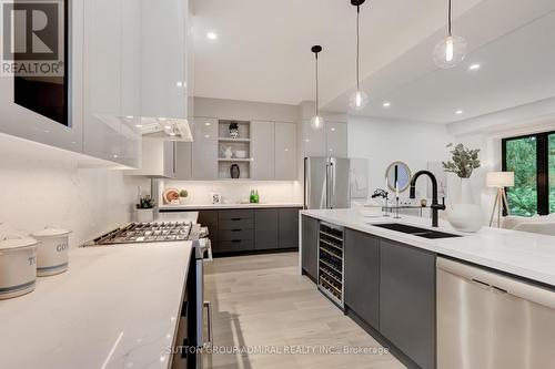 36 Maple Avenue, Mississauga, ON - Indoor Photo Showing Kitchen With Double Sink With Upgraded Kitchen