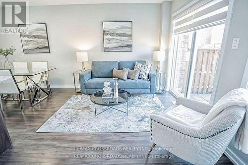 480 Queen Mary Drive, Brampton, ON - Indoor Photo Showing Living Room