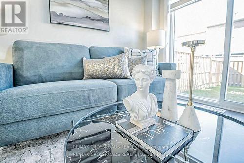 480 Queen Mary Drive, Brampton, ON - Indoor Photo Showing Living Room