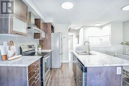 480 Queen Mary Drive, Brampton, ON - Indoor Photo Showing Kitchen With Double Sink With Upgraded Kitchen