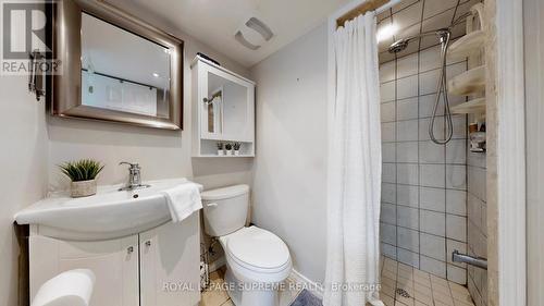 7275 Corrine Crescent, Mississauga, ON - Indoor Photo Showing Bathroom