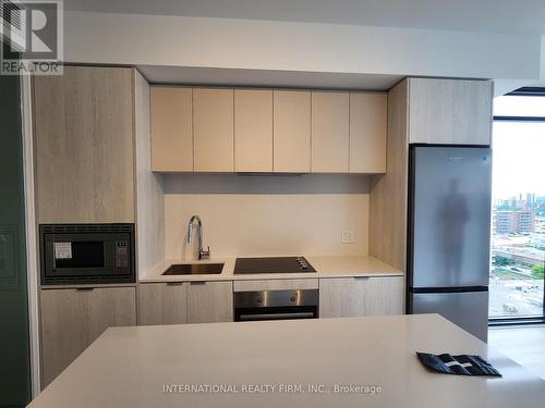 1101 - 86 Dundas Street E, Mississauga, ON - Indoor Photo Showing Kitchen