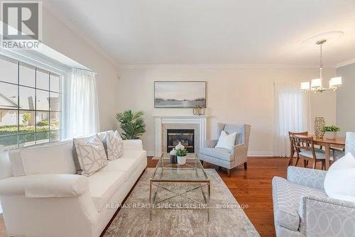 35 - 3 Tuscany Lane, Brampton (Sandringham-Wellington), ON - Indoor Photo Showing Living Room With Fireplace