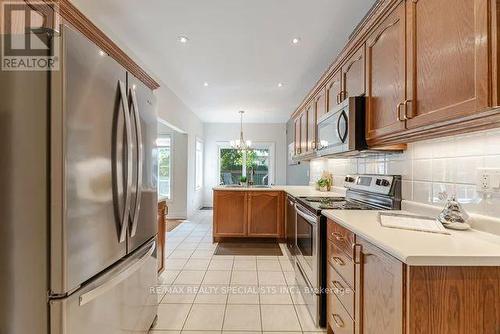 35 - 3 Tuscany Lane, Brampton (Sandringham-Wellington), ON - Indoor Photo Showing Kitchen