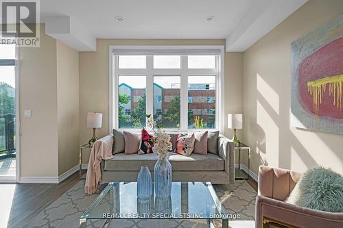 406 - 70 Halliford Place, Brampton, ON - Indoor Photo Showing Living Room