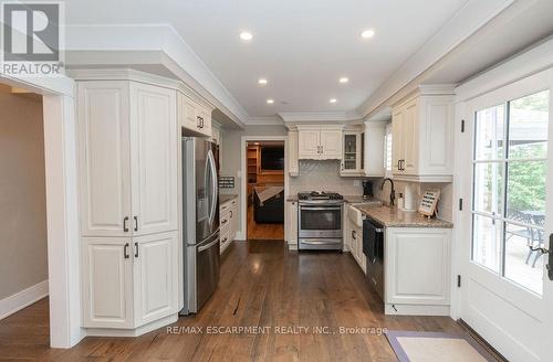 493 Wicklow Road, Burlington, ON - Indoor Photo Showing Kitchen