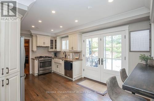 493 Wicklow Road, Burlington (Shoreacres), ON - Indoor Photo Showing Kitchen