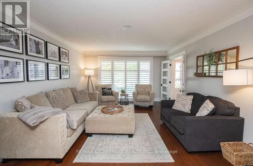 493 Wicklow Road, Burlington, ON - Indoor Photo Showing Living Room