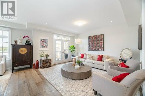 430 Wheat Boom Drive, Oakville, ON - Indoor Photo Showing Living Room