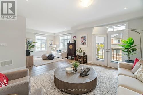 430 Wheat Boom Drive, Oakville, ON - Indoor Photo Showing Living Room