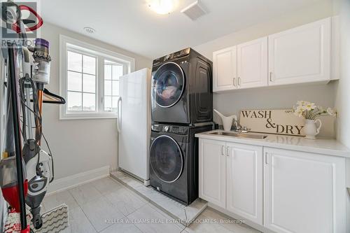 430 Wheat Boom Drive, Oakville, ON - Indoor Photo Showing Laundry Room